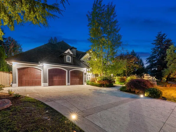 3415 Canterbury Dr, Surrey, BC V3Z 0G8