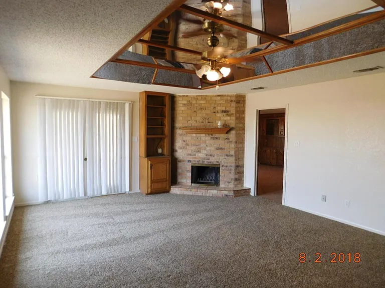 2315 E Highway 190 — Photo 26