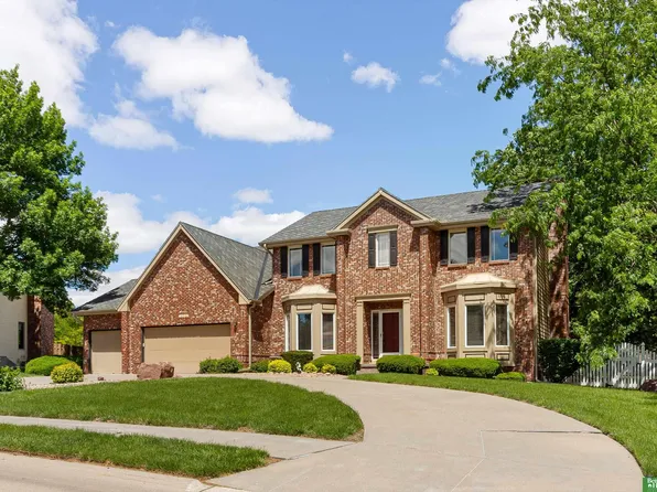 15602 Burt St, Omaha, NE 68118