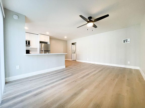 3rd image of 3162 Monroe Ave APT 4
