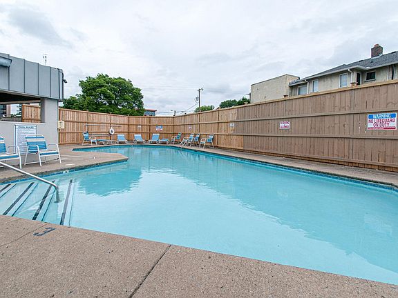 3rd image of 900 19th Ave S APT 703