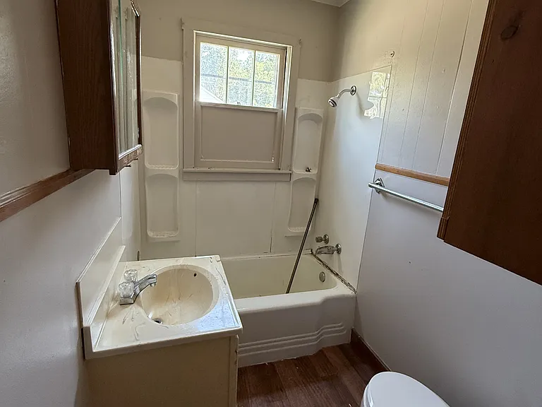 347 S Cedar St — Photo 5