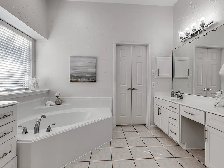 2905 Oak Tree Dr — Photo 18