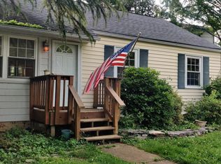 1930 Pimmit Dr, Falls Church, VA 22043