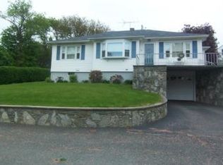10 Fay St, Tiverton, RI 02878