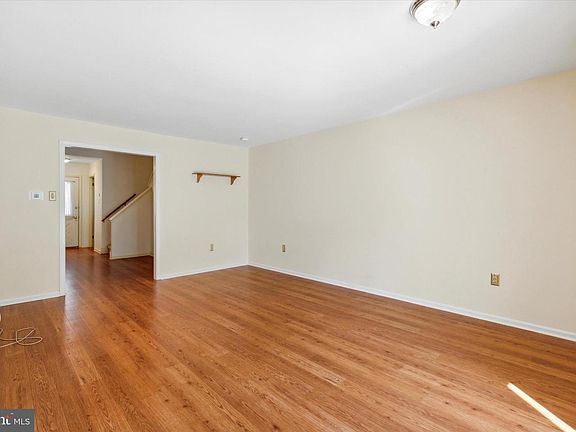 4th image of 135 Jonathan Dr