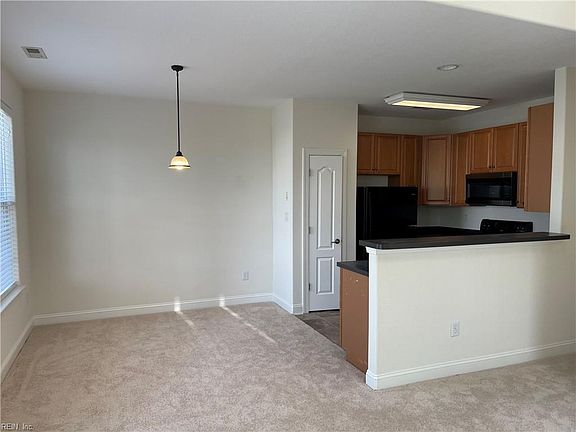 4th image of 4528 Barkingdale Dr