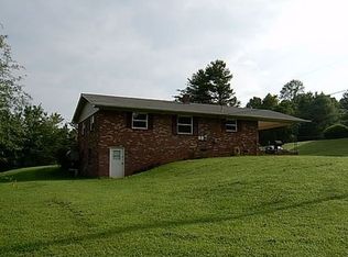 1417 Rhyne Rd, Dallas, NC 28034