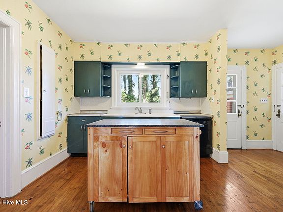 14th image of 1108 Summit Avenue