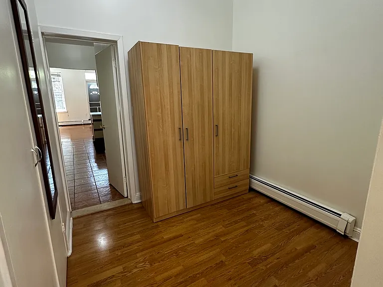 619 Willow Ave #1R — Photo 5