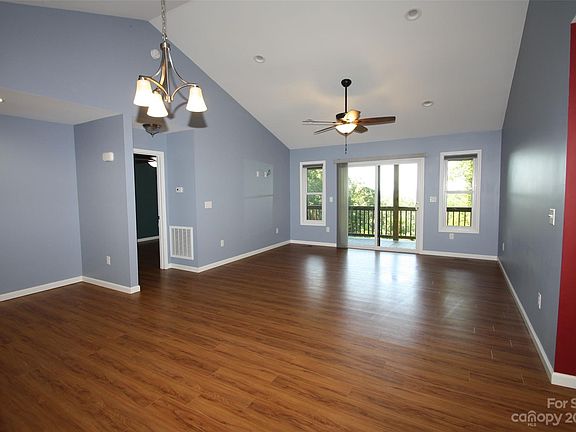 4th image of 5385 Dogwood Way #842