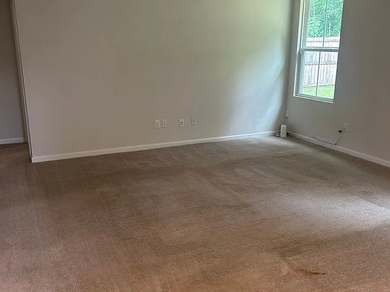 111 Portchester Ln — Photo 7
