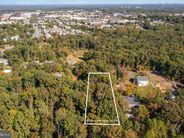 11328 Park Dr, Fairfax, VA 22030