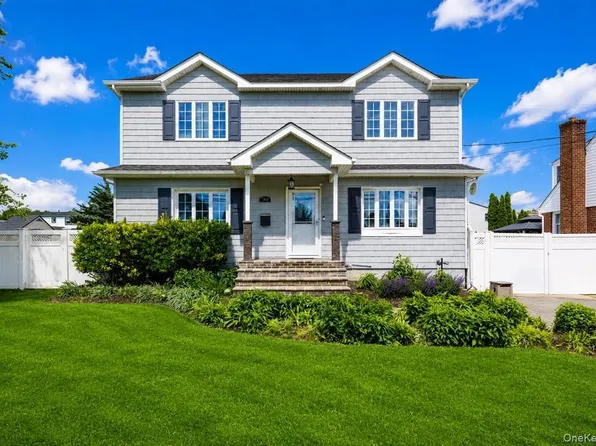140 Euclid Avenue, Massapequa, NY 11758