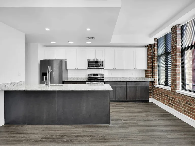 The Residences at Barnett — Photo 20