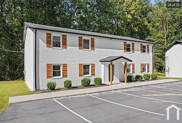 2 bed, 940 sqft, $1,195 — Photo 2