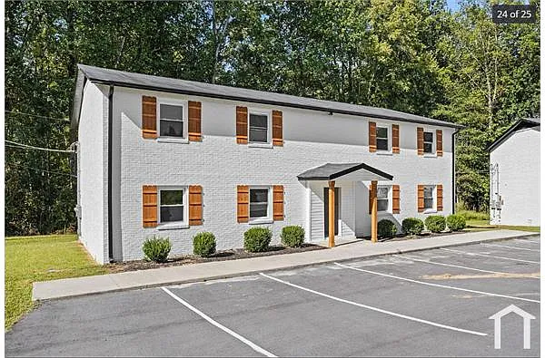 Building Photo - 110 Greenforest Cir #C