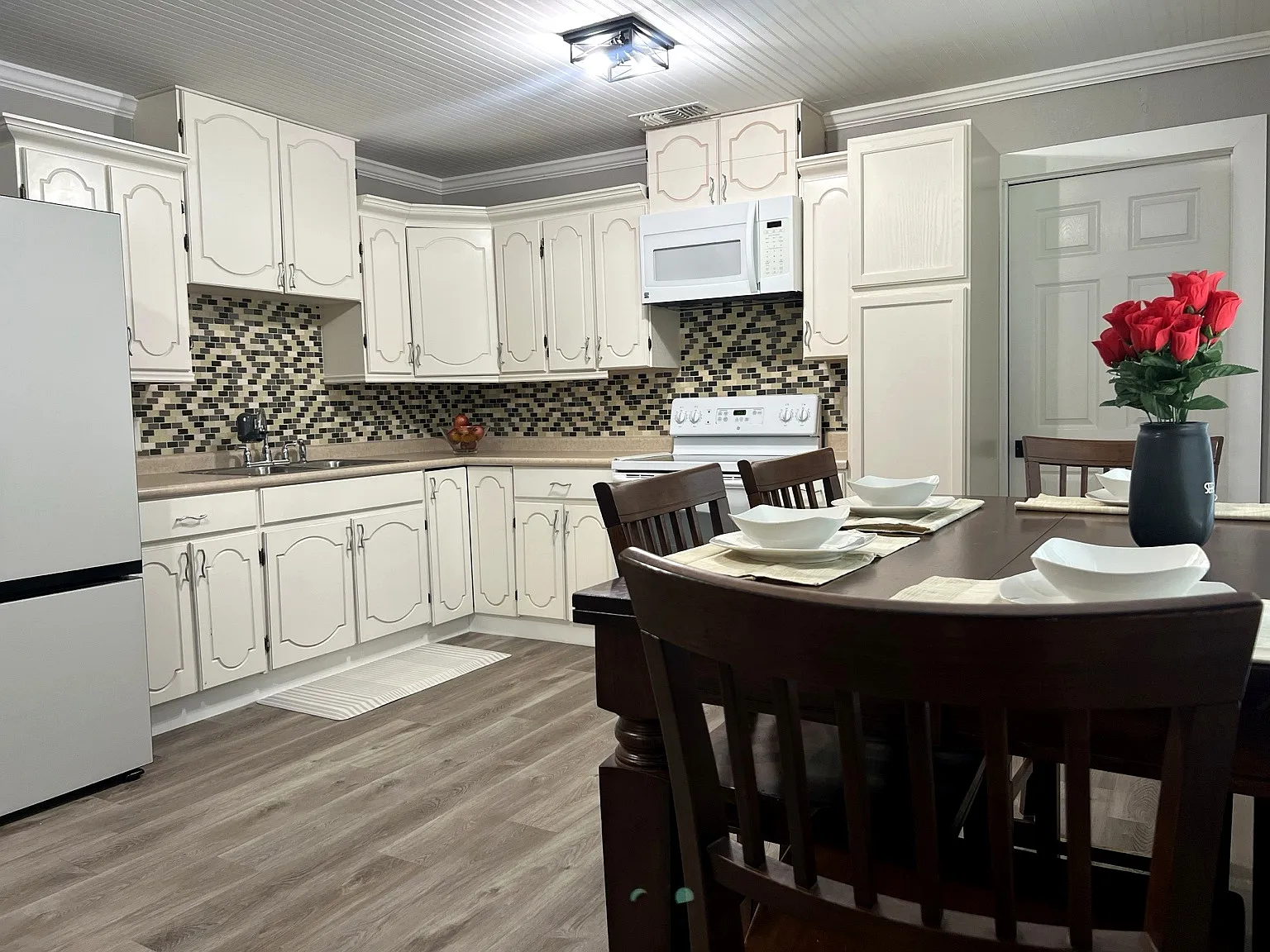 2 bed, 936 sqft, $1,425 — Photo 4