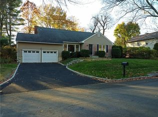 5 Copper Beech Cir, White Plains, NY 10605