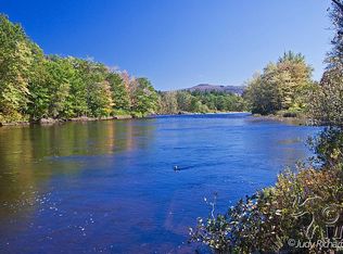 3 Island Dr, Standish, ME 04084