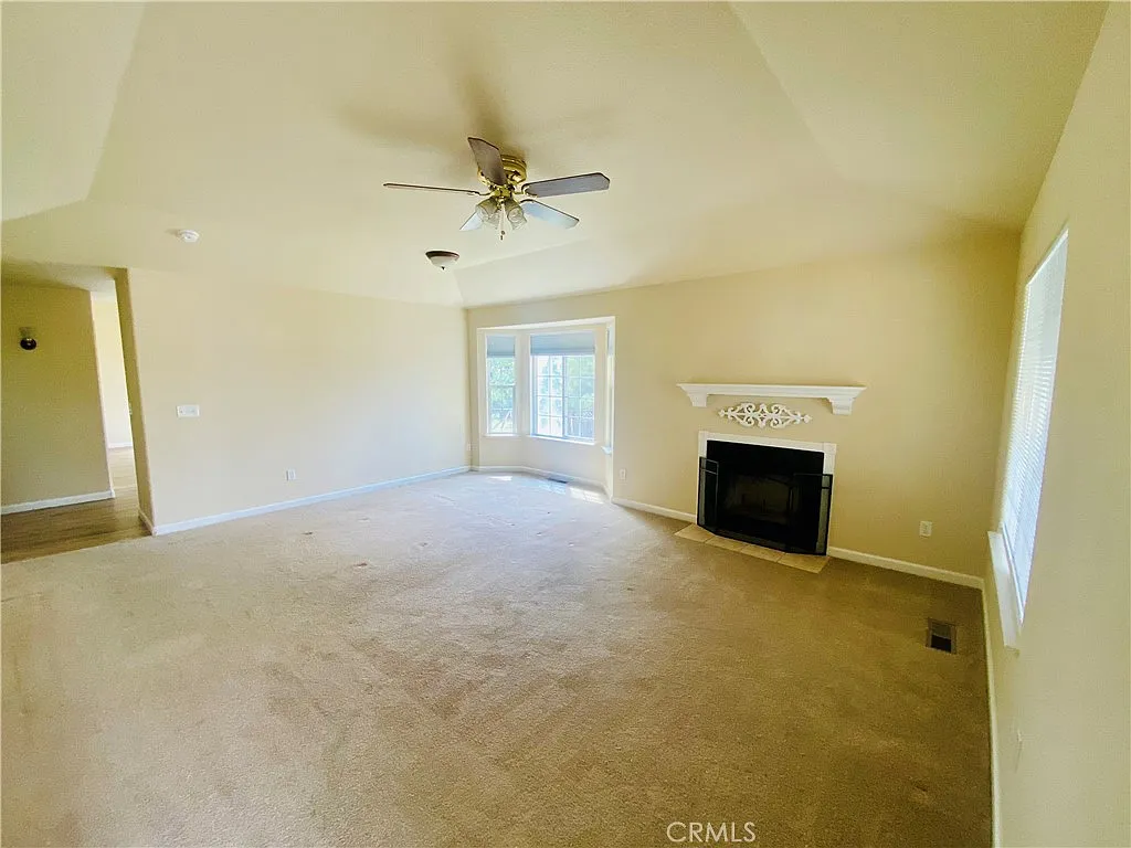 3 bed, 1468 sqft, $2,300 — Photo 3