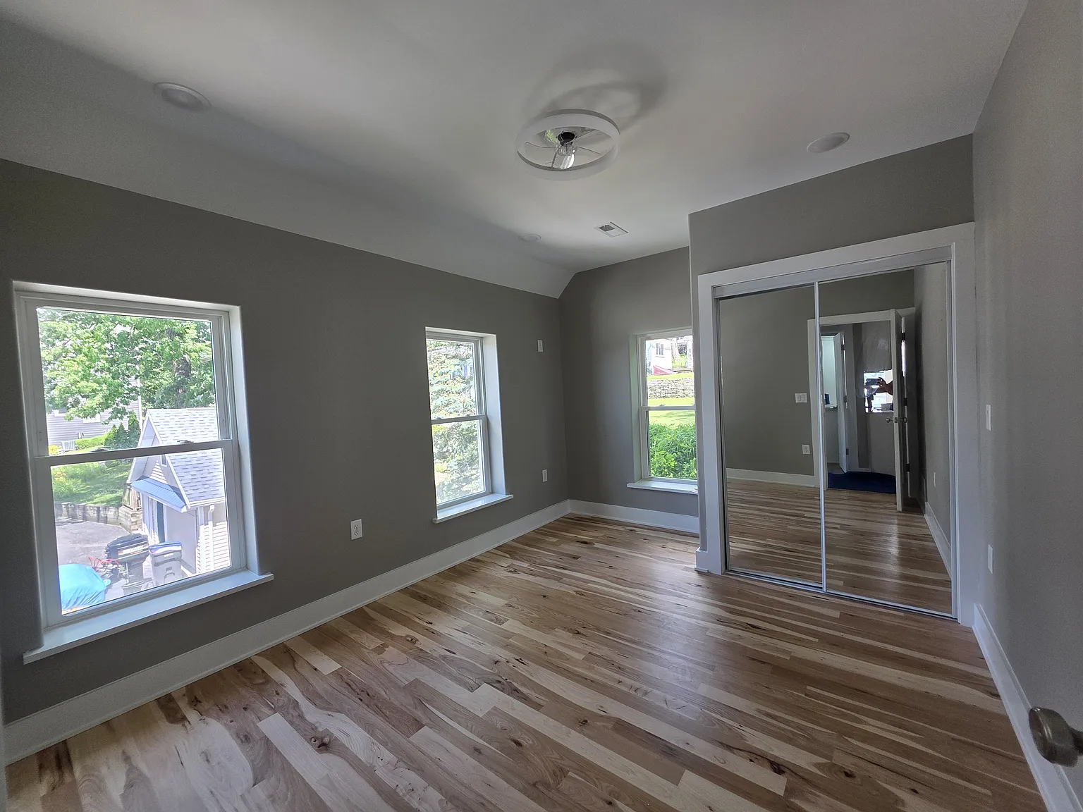 2 bed, 1000 sqft, $2,000 — Photo 4