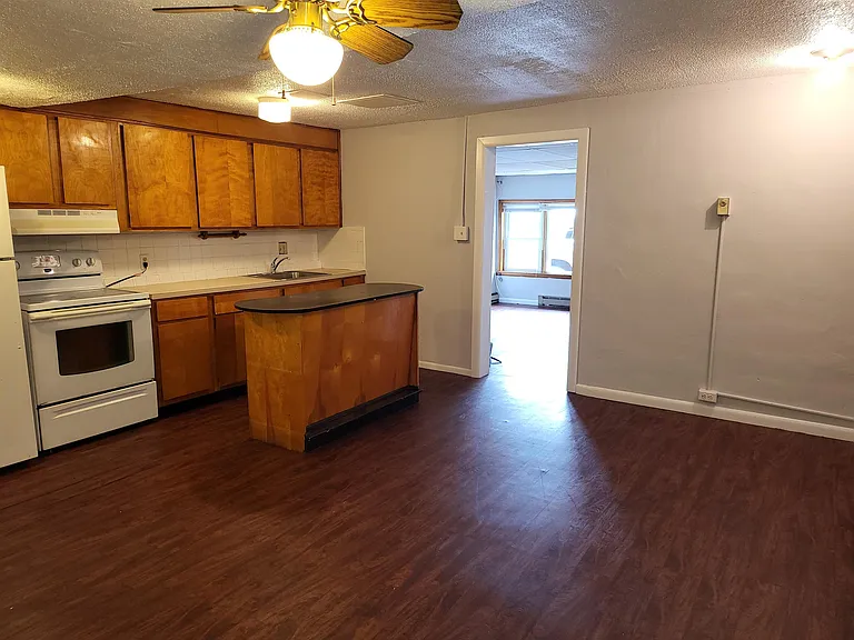 321 W Main St — Photo 7