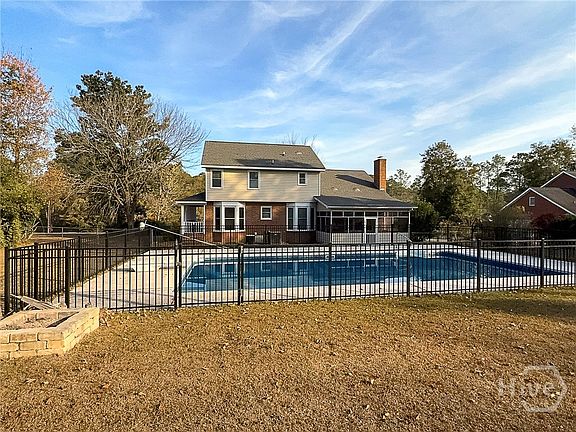 2nd image of 205 Amberwood Drive E