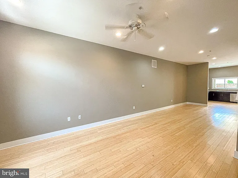 1020 S 5th St — Photo 5