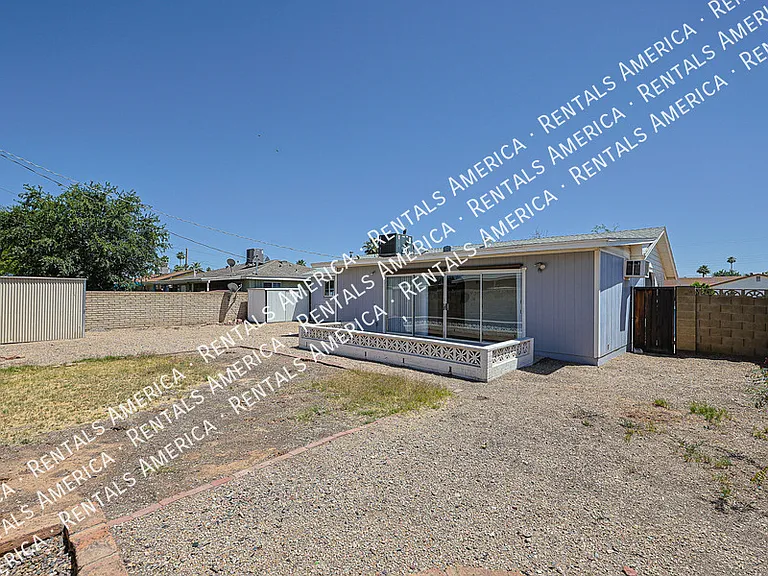 2114 W Myrtle Ave — Photo 22