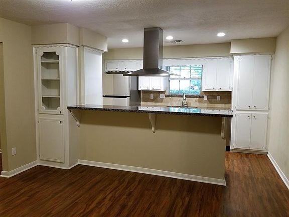 5th image of 2107 Oak Shores Dr