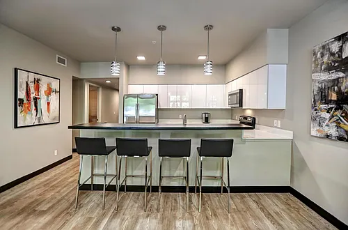 1021 W 9th Ave #1A Photo 1