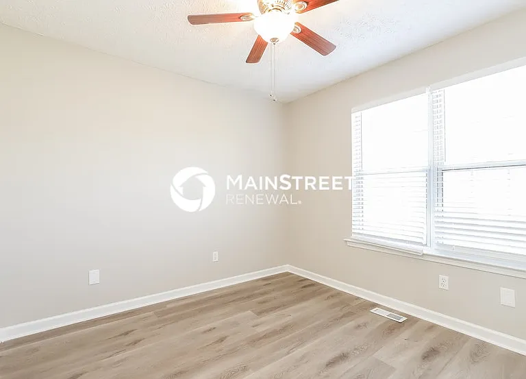 7015 Bristol Trl — Photo 10