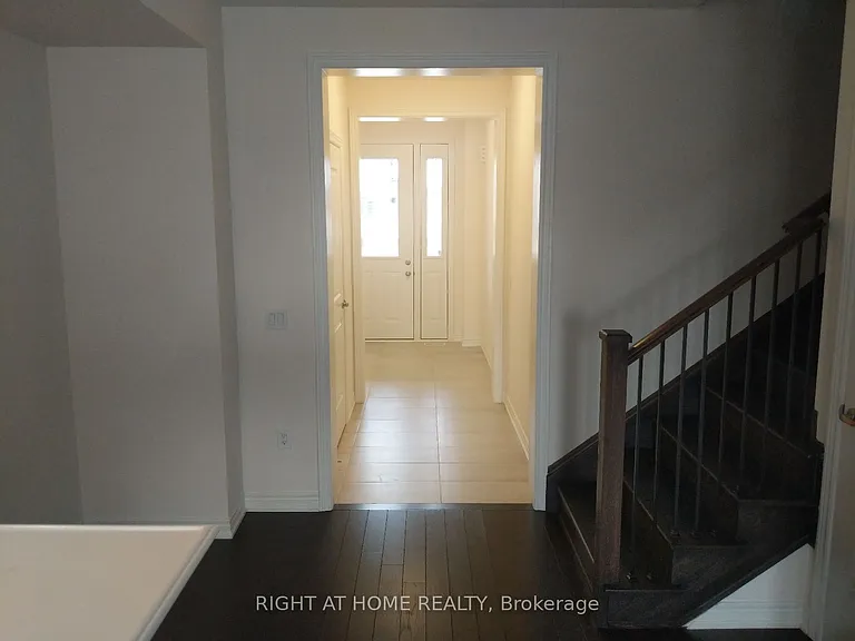 323 Raymond Rd E — Photo 7