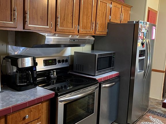 5th image of 262 Grove Ln