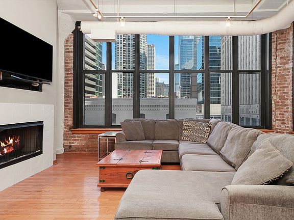 5th image of 333 W Hubbard St APT 513