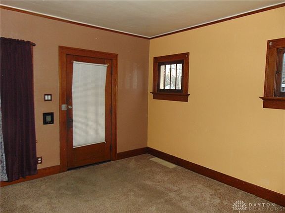 3rd image of 2513 Saint Charles Ave