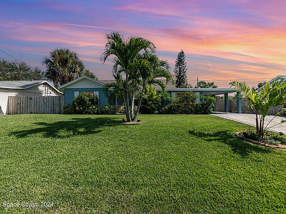 2nd image of 537 Poinciana Dr