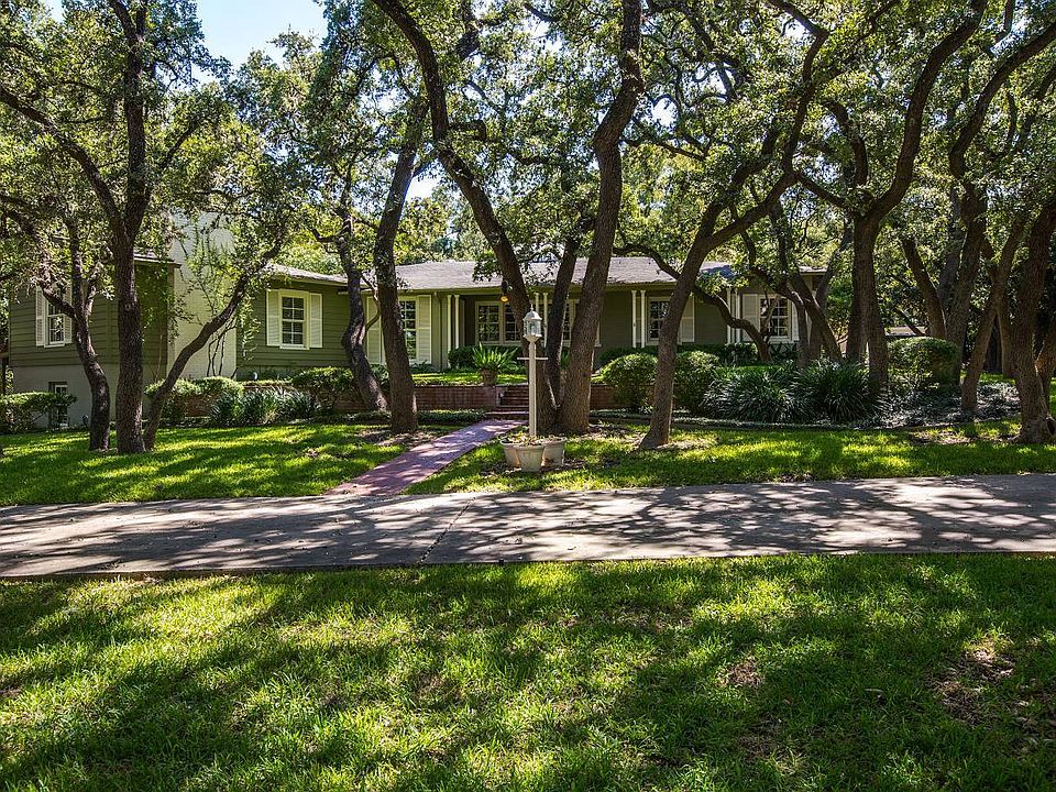 1st image of 260 Country Ln