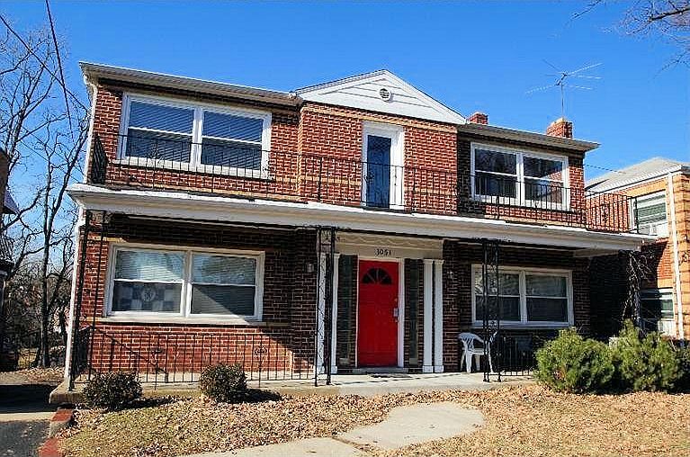 1st image of 3061 Glenmore Ave