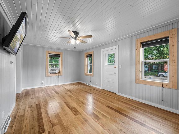 5th image of 337 Morrison St