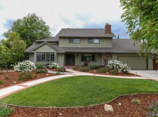 833 W 10th St, Claremont, CA 91711