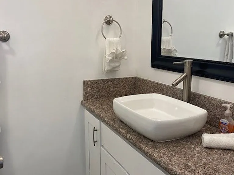 415 N Oakhurst Dr — Photo 8