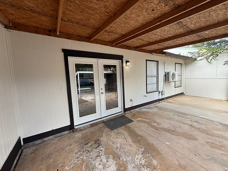 6909 Oldham — Photo 22