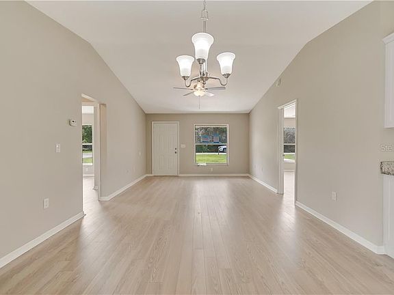 5th image of 35804 Oakridge Dr