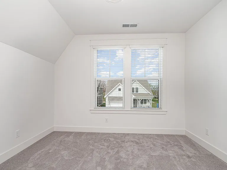 712 Caraway Ln — Photo 12