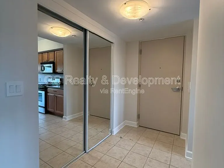 17212 Oak Park Ave #2SE — Photo 8