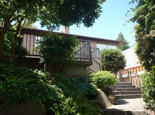 2413 11th Ave E, Seattle, WA 98102