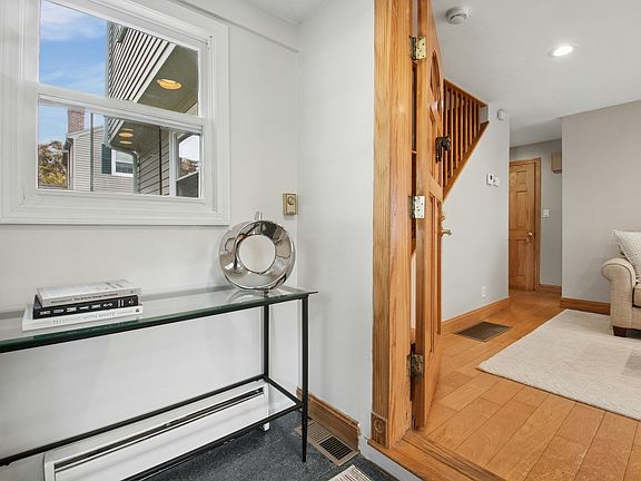4th image of 22 Westlund Rd