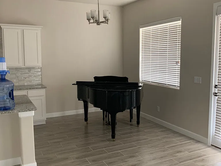 6853 Cassini Ave — Photo 5